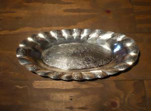 silver oval tray