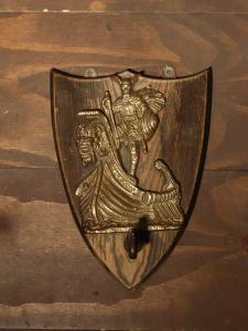 Italian wood ”THE NORSEMAN” emblem & hook