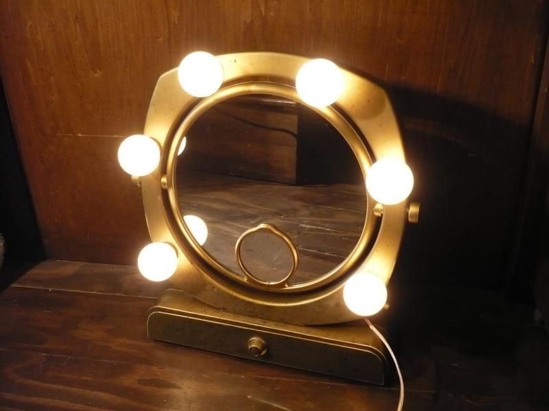 Hollywood mirror stand