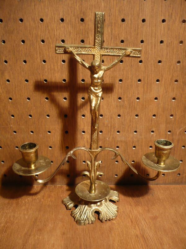 宗教用品、置物（真鍮製クロススタンド、置型の十字架燭台つき）　LCJ 0481（2）