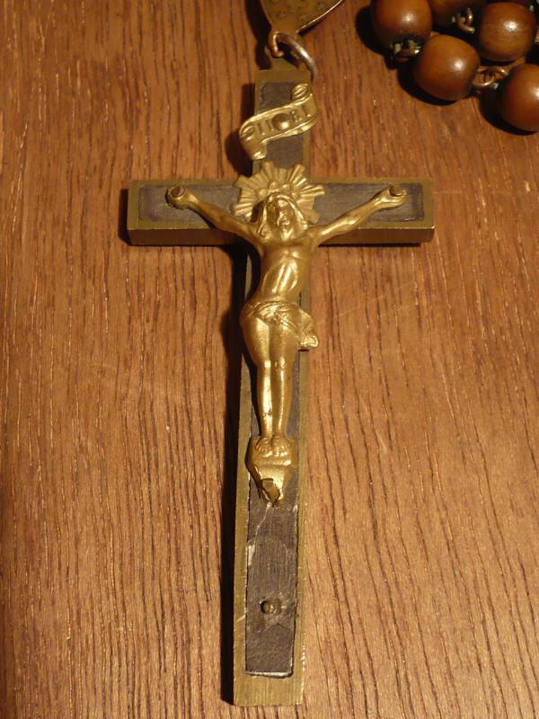 イタリア製ロザリオ（木ガラスビーズ、真鍮ゴールド×黒クロス）、宗教用品、宗教道具　LCJ 0461（2）