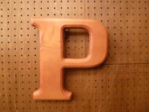 wood ”P” sign wall ornament