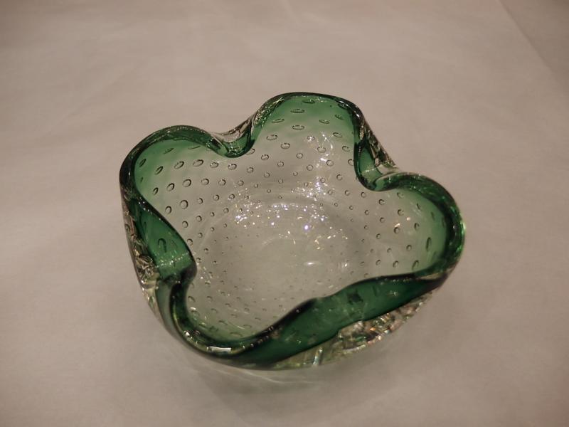 イタリアムラノガラスオブジェ　ヴィンテージアートガラス灰皿　気泡入り　クリアー×緑　USM 1338（1）
