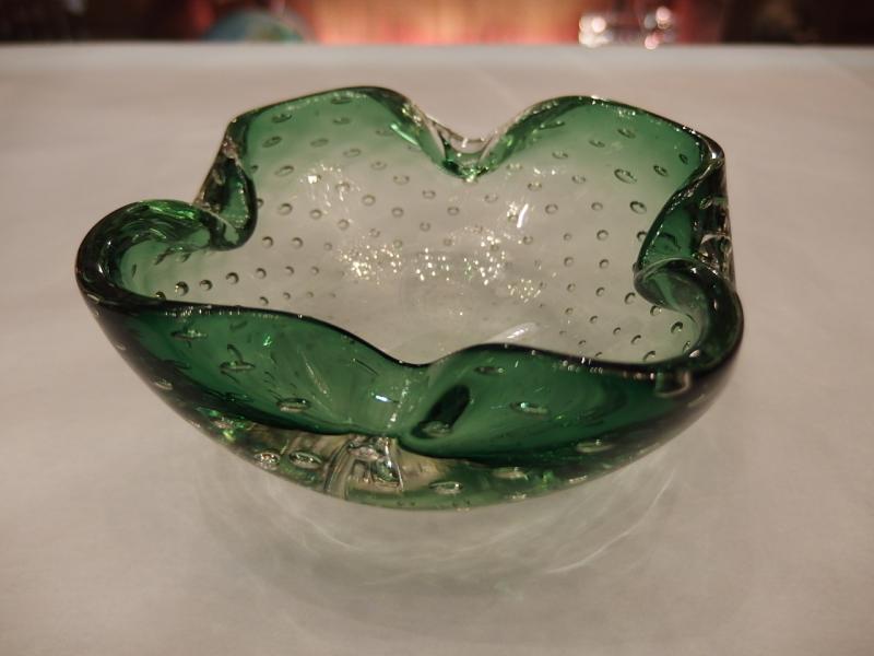 イタリアムラノガラスオブジェ　ヴィンテージアートガラス灰皿　気泡入り　クリアー×緑　USM 1338（2）