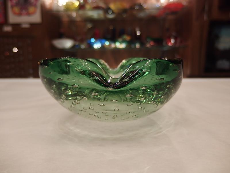 イタリアムラノガラスオブジェ　ヴィンテージアートガラス灰皿　気泡入り　クリアー×緑　USM 1338（3）