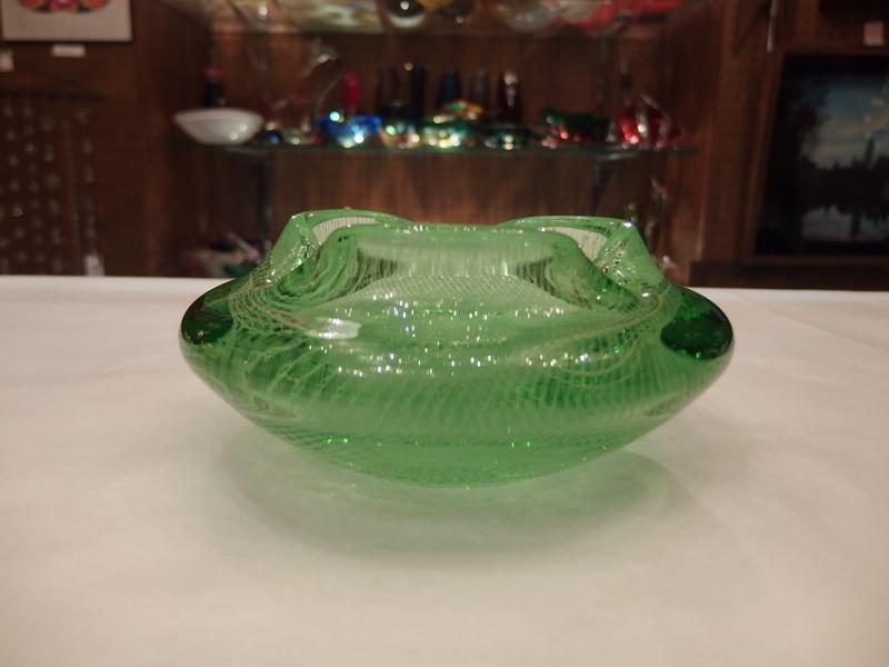 イタリアムラノガラスオブジェ　ヴィンテージアートガラス灰皿　緑のレース模様　USM 1345（2）