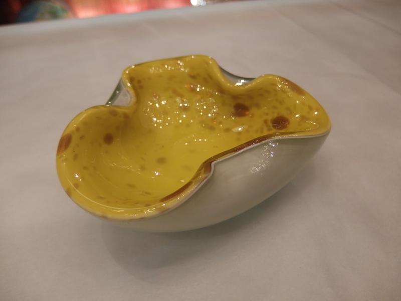 イタリアムラノガラスオブジェ　ヴィンテージアートガラス灰皿　白×黄色×金の気泡　USM 1346（7）
