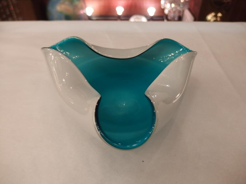 イタリアムラノガラスオブジェ　ヴィンテージアートガラス灰皿　水色×白　USM 1353（2）