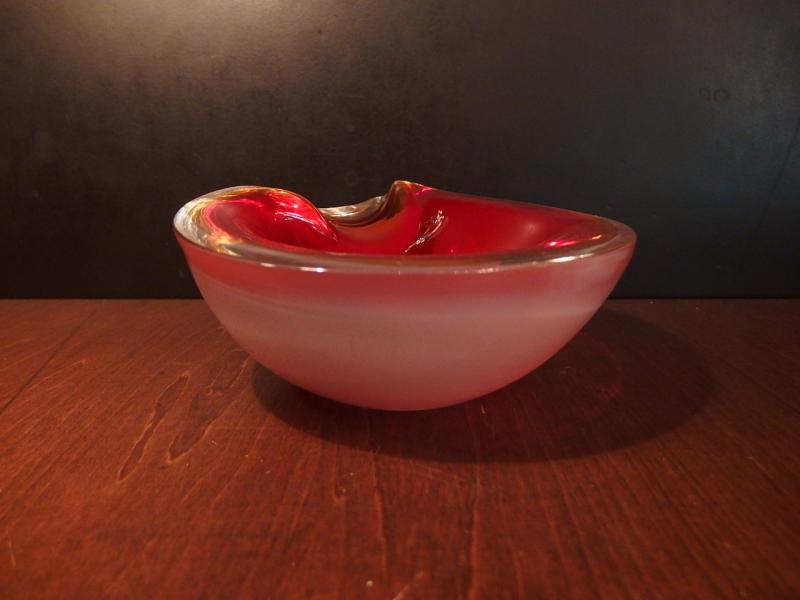 イタリアムラノガラスオブジェ　ヴィンテージアートガラス灰皿　白×アンバー×赤　USM 1394（2）