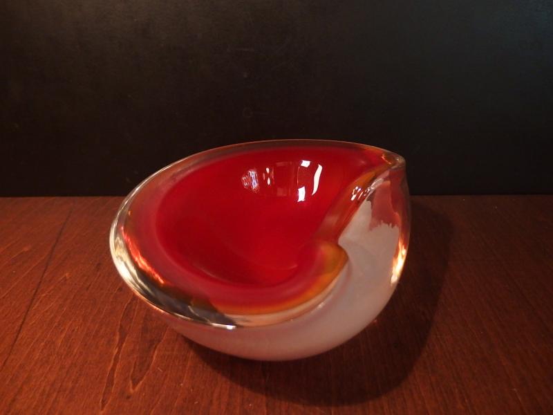 イタリアムラノガラスオブジェ　ヴィンテージアートガラス灰皿　白×アンバー×赤　USM 1394（4）