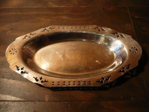 silver oval tray