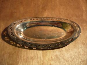 silver oval tray