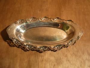 silver oval tray