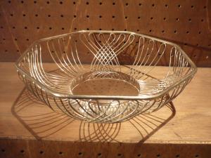 silver octagon wire tray