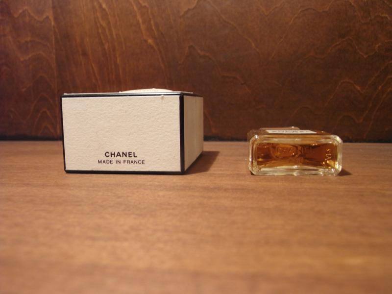CHANEL N°19 香水瓶、ミニチュア香水ボトル、ミニガラスボトル、サンプルガラス瓶 LCC 0428(5)