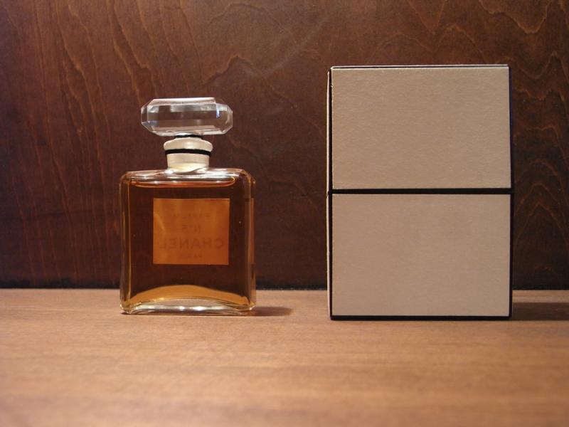 CHANEL N°5 香水瓶、ミニチュア香水ボトル、ミニガラスボトル、サンプルガラス瓶　LCC 0425（2）
