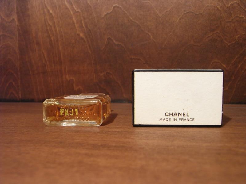 CHANEL N°5 香水瓶、ミニチュア香水ボトル、ミニガラスボトル、サンプルガラス瓶　LCC 0426（4）