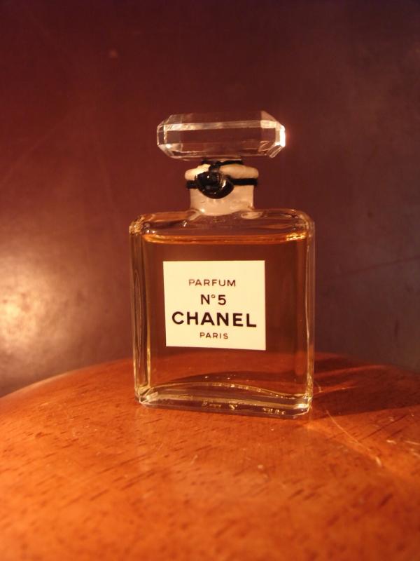 CHANEL N°5 香水瓶、ミニチュア香水ボトル、ミニガラスボトル、サンプルガラス瓶　LCC 0608（4）