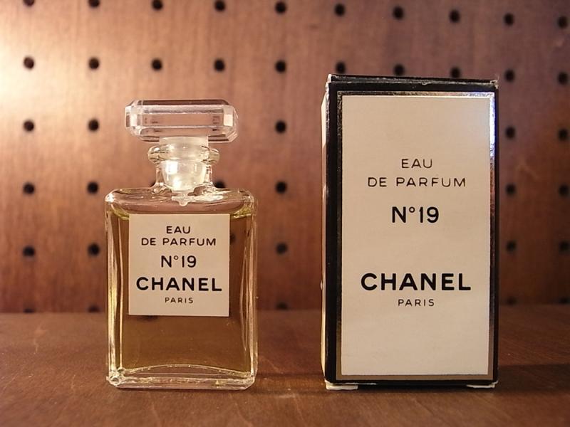 ［未使用✧CHANEL］EAU DE TOILETTE N°19CHANEL香水