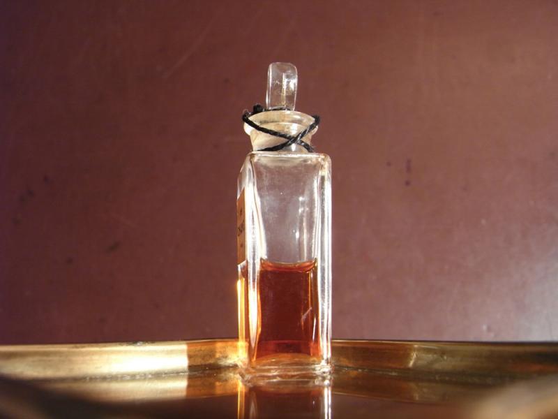 CHANEL N°5 香水瓶、ミニチュア香水ボトル、ミニガラスボトル、サンプルガラス瓶　LCC 0666（6）