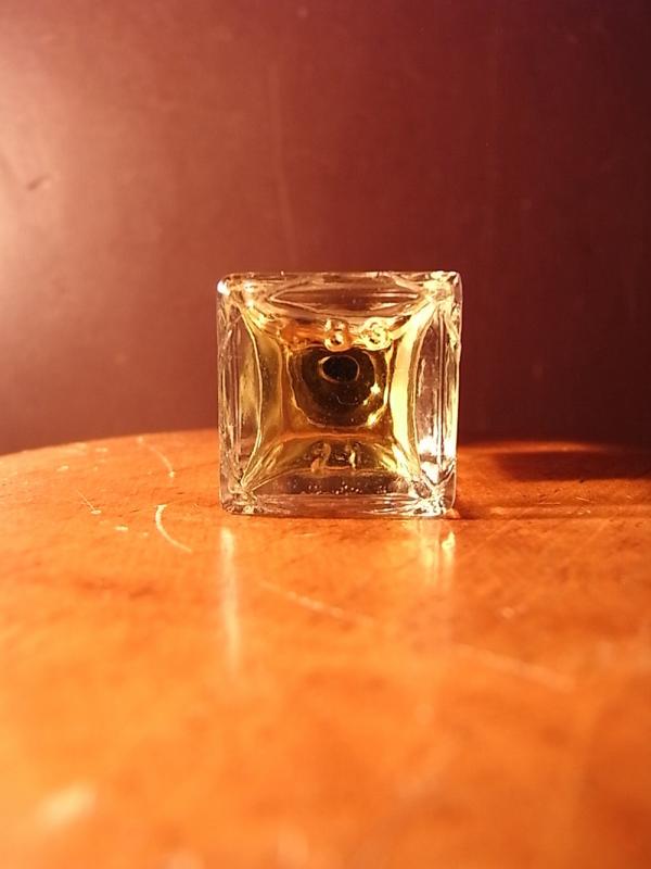 CHANEL CRISTALLE 香水瓶、ミニチュア香水ボトル、ミニガラスボトル、サンプルガラス瓶 LCC 0753(5)