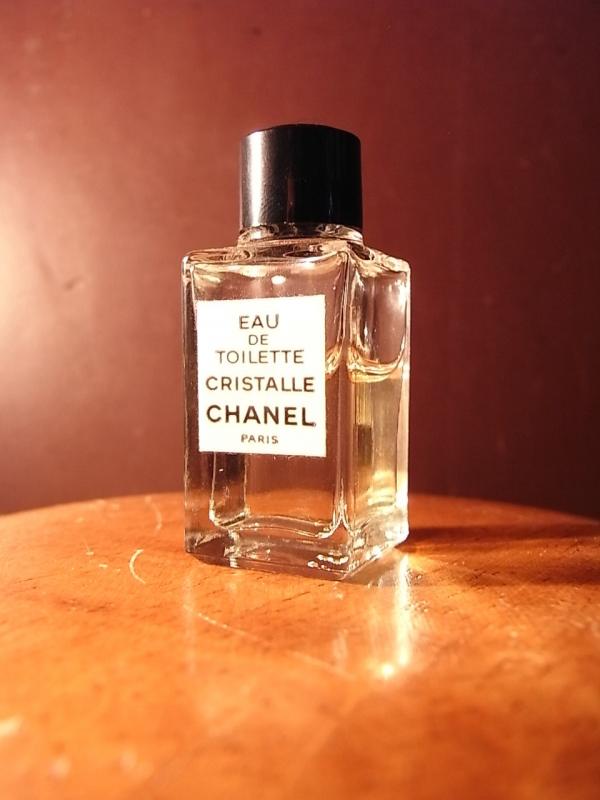 CHANEL CRISTALLE 香水瓶、ミニチュア香水ボトル、ミニガラスボトル、サンプルガラス瓶　LCC 0611（1）