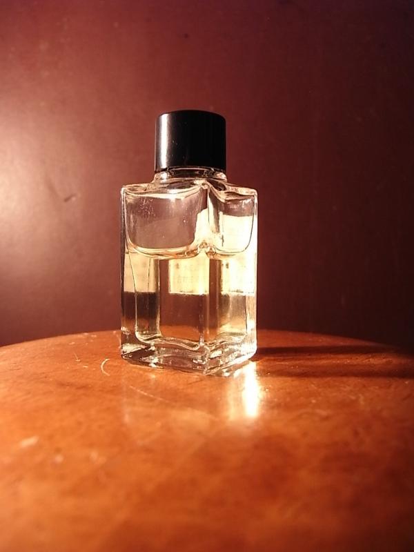 CHANEL CRISTALLE 香水瓶、ミニチュア香水ボトル、ミニガラスボトル、サンプルガラス瓶　LCC 0611（3）