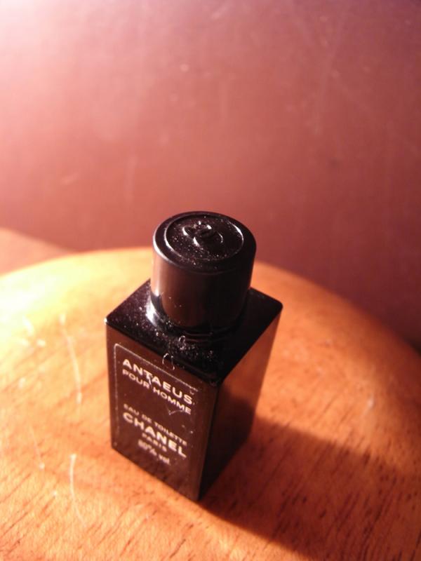 CHANEL ANTAEUS POUR HOMME香水瓶、ミニチュア香水ボトル、ミニガラスボトル、サンプルガラス瓶　LCC 0703（4）