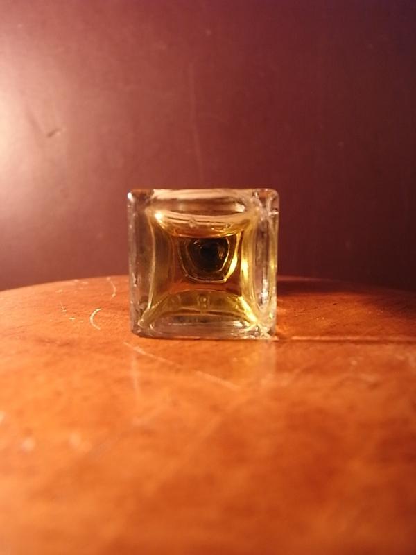 CHANEL N°5 香水瓶、ミニチュア香水ボトル、ミニガラスボトル、サンプルガラス瓶　LCC 0084（4）