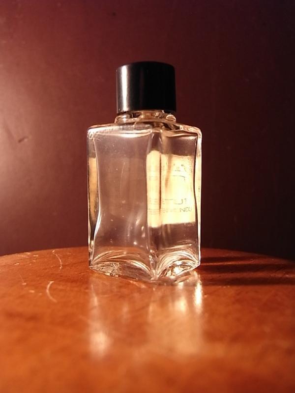 CHANEL N°5 香水瓶、ミニチュア香水ボトル、ミニガラスボトル、サンプルガラス瓶　LCM 4535（2）