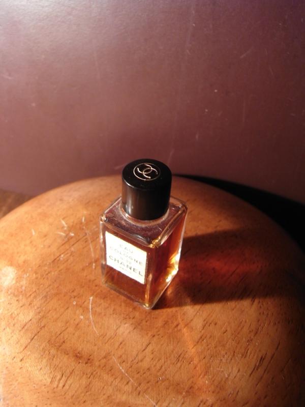CHANEL N°22 香水瓶、ミニチュア香水ボトル、ミニガラスボトル、サンプルガラス瓶　LCM 4593（4）