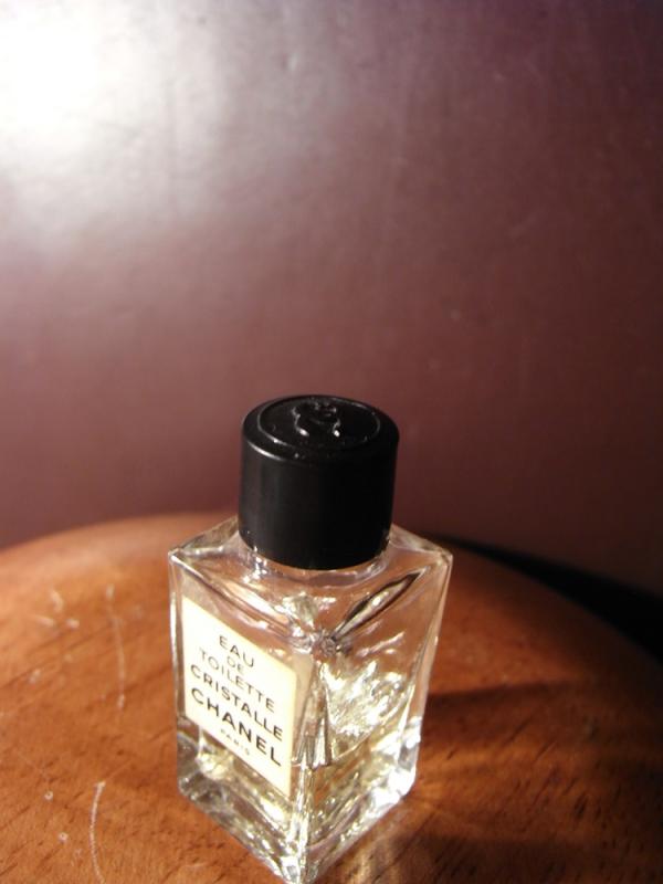 CHANEL CRISTALLE 香水瓶、ミニチュア香水ボトル、ミニガラスボトル、サンプルガラス瓶　LCM 4563（4）