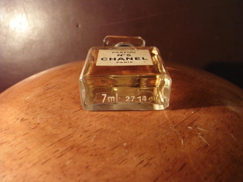 CHANEL N°5 香水瓶、ミニチュア香水ボトル、ミニガラスボトル、サンプルガラス瓶　LCM 4656（4）