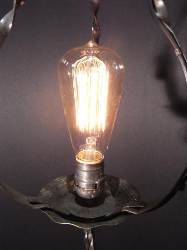 アイアンランプ、黒ペンダントランプ、玄関照明、ブラックゴシックライト　インダストリアルペンダントライト　BCH 0084（2）