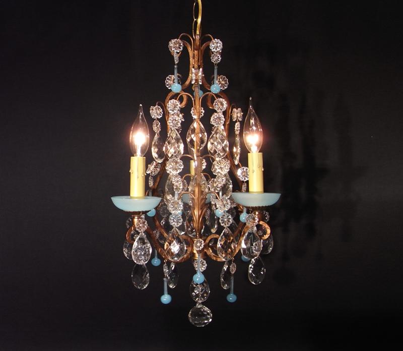 French BLUE MILK GLASS chandelier 3灯