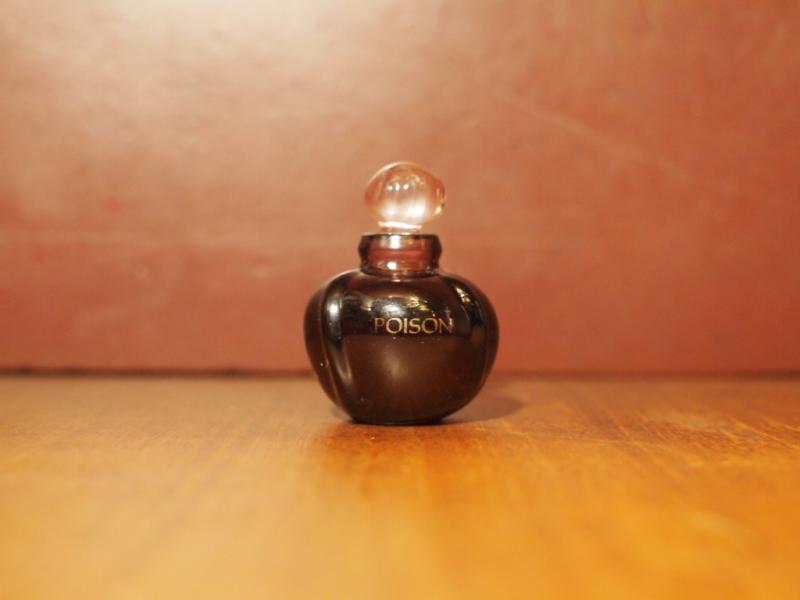 Christian Dior　POISONヴィンテージ香水瓶、ミニチュア香水ボトル、ミニガラスボトル、サンプルガラス瓶　LCC 0733（3）