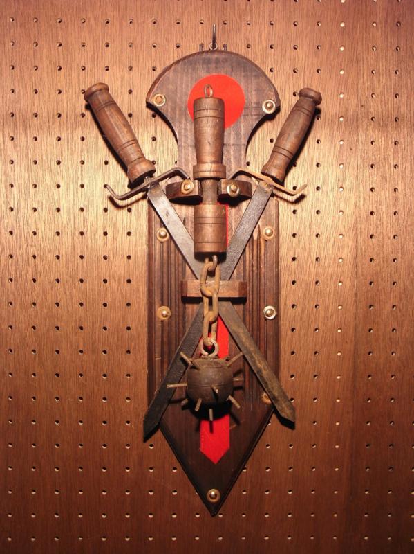インテリア剣エンブレム、木製壁掛け、武器壁掛け　LCM 5363（1）