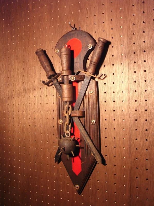 インテリア剣エンブレム、木製壁掛け、武器壁掛け　LCM 5363（3）