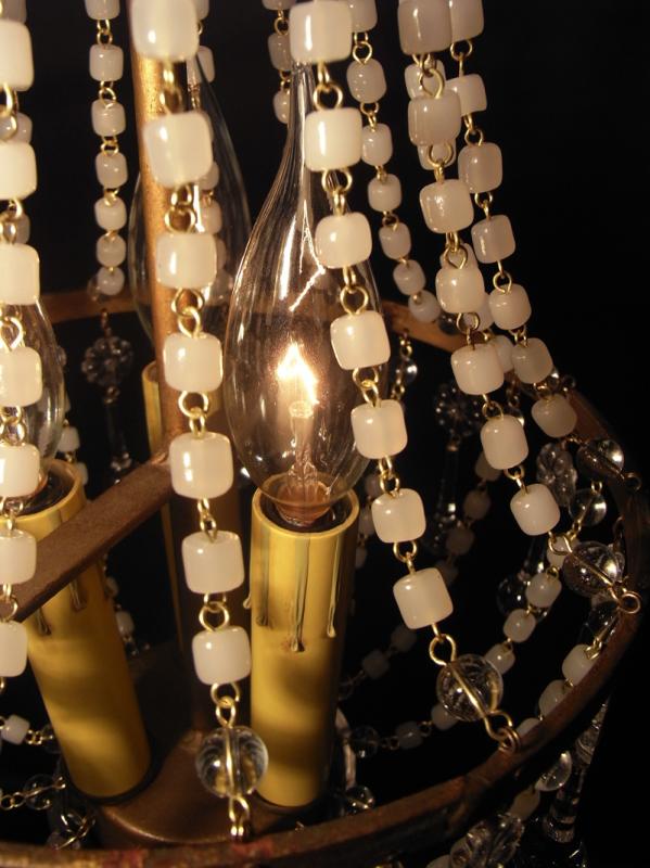 フランス製ガラスビーズシャンデリア、フレンチ真鍮シャンデリア、インテリア照明、ミルクガラスシャンデリア　LCH 1018（6）