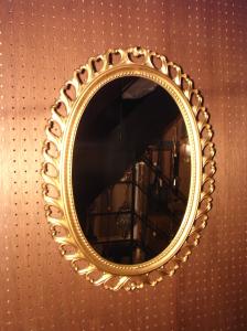 decorative oval wall mirror