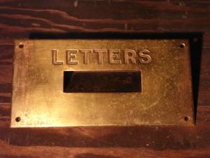 brass LETTRES slot 