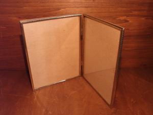 gold picture frame