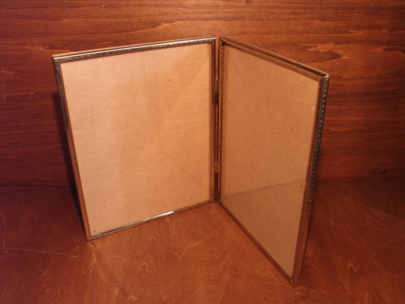 gold picture frame