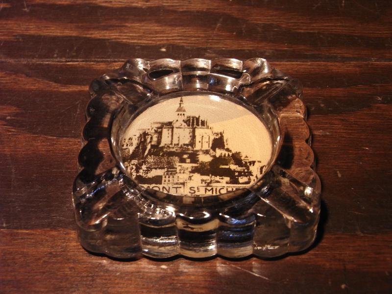フランス製教会トレイ、ガラス灰皿、モンサンミッシェル　LCM 4945（1）