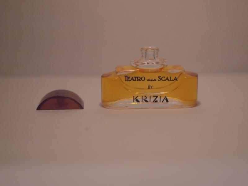 Krizia/Teatro Alla Scala香水瓶、ミニチュア香水ボトル、ミニガラスボトル、香水ガラス瓶　LCC 0061（6）