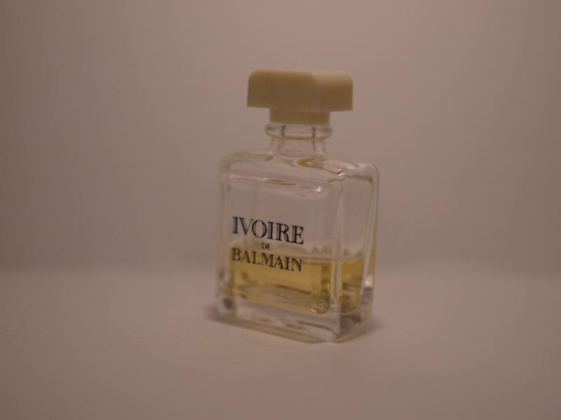 pierre BALMAIN/IVOIRE香水瓶、ミニチュア香水ボトル、ミニガラスボトル、サンプルガラス瓶　LCC 0211（2）