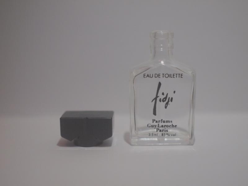 Guy Laroche/FIDJI香水瓶、ミニチュア香水ボトル、ミニガラスボトル、サンプルガラス瓶　LCC 0221（6）