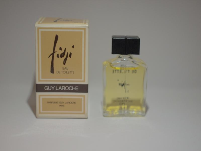 Guy Laroche/FIDJI香水瓶、ミニチュア香水ボトル、ミニガラスボトル、サンプルガラス瓶　LCC 0279（3）