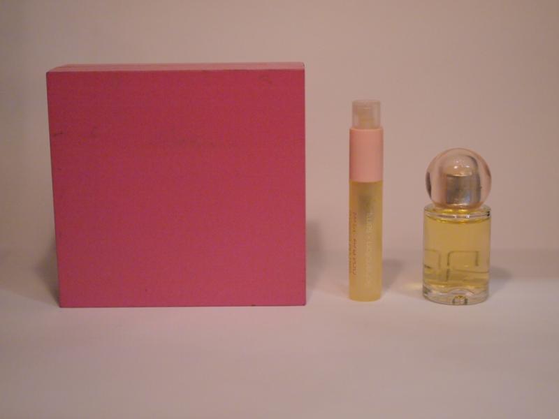 courreges/sweet courreges香水瓶、ミニチュア香水ボトル、ミニガラスボトル、サンプルガラス瓶 LCC 0283(4)