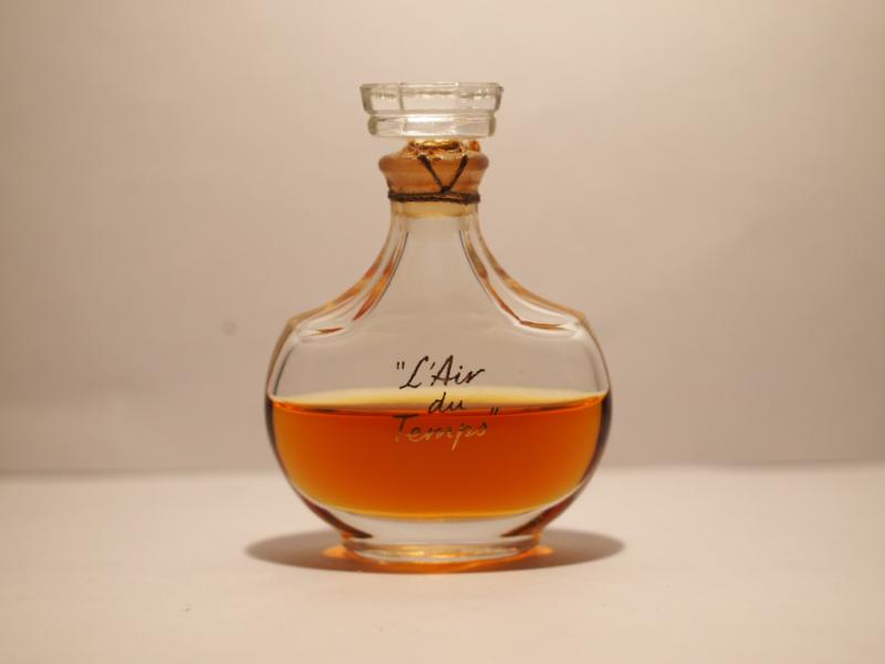 French glass perfume bottle（未開栓）